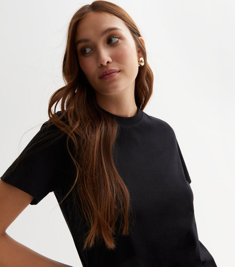 Attire Empire Women Black Solid Round Neck T-shirt